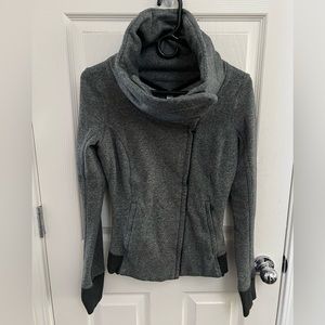 NWOT Lululemon Sweater - Gray, Size 4